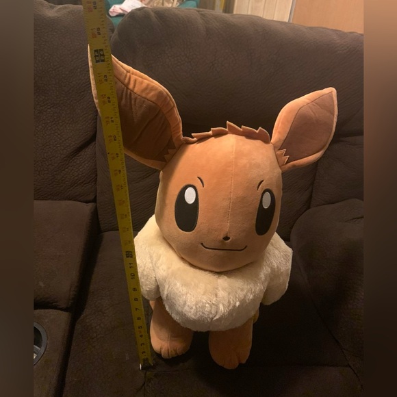 Giant 24” Pokemon Eevee plush - Picture 2 of 6